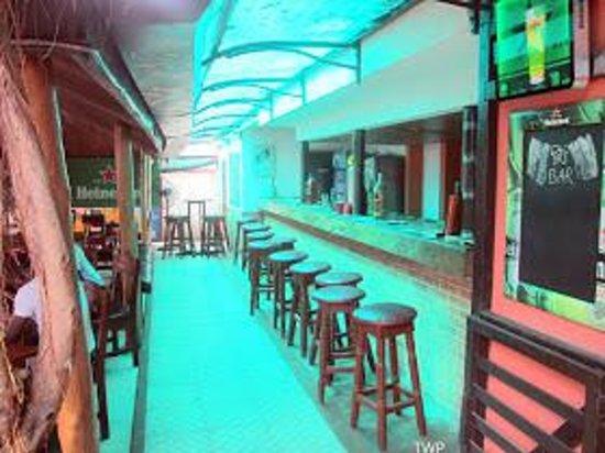 Pat's Bar